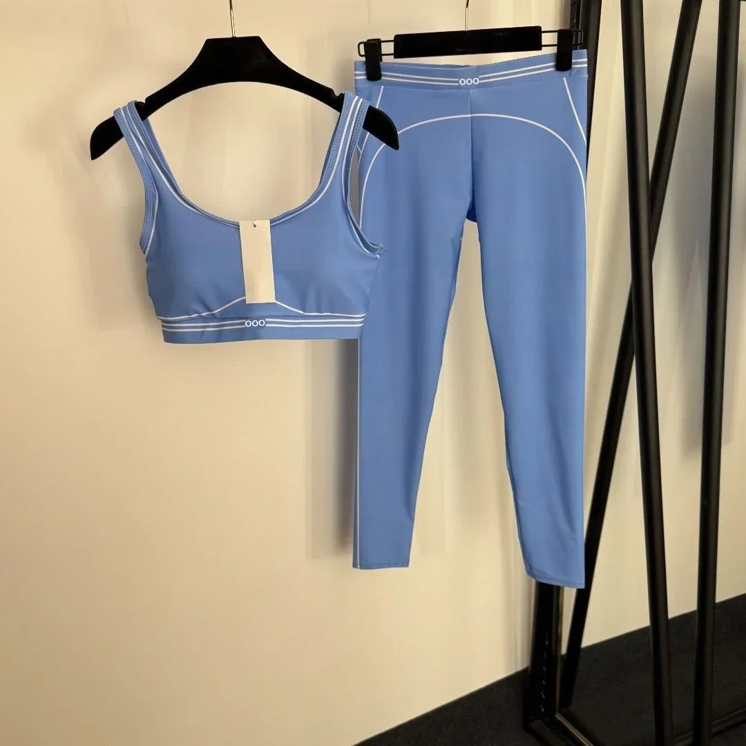 Completo Sportivo Due Pezzi: T - Pilates V Yoga recensione e prezzo
