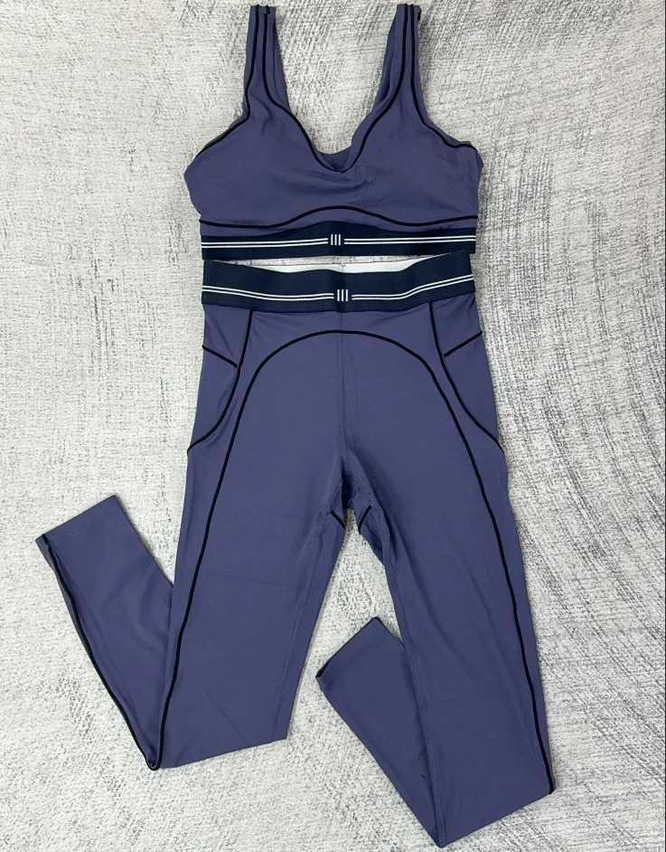 Completo Sportivo Due Pezzi: T - Pilates V Yoga recensione e prezzo